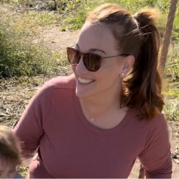 Meet your Posher, Lindsey - Picture 1 of 1